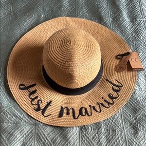 NWT Embroidered Bridal Sun Hat - “Just Married”
